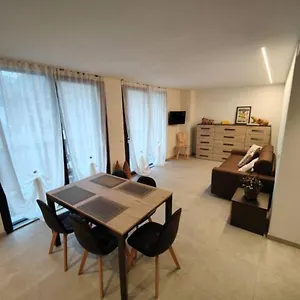 https://ambassador-apartments-sweet-hospitality-bormio-le-case.it-lombardy.com